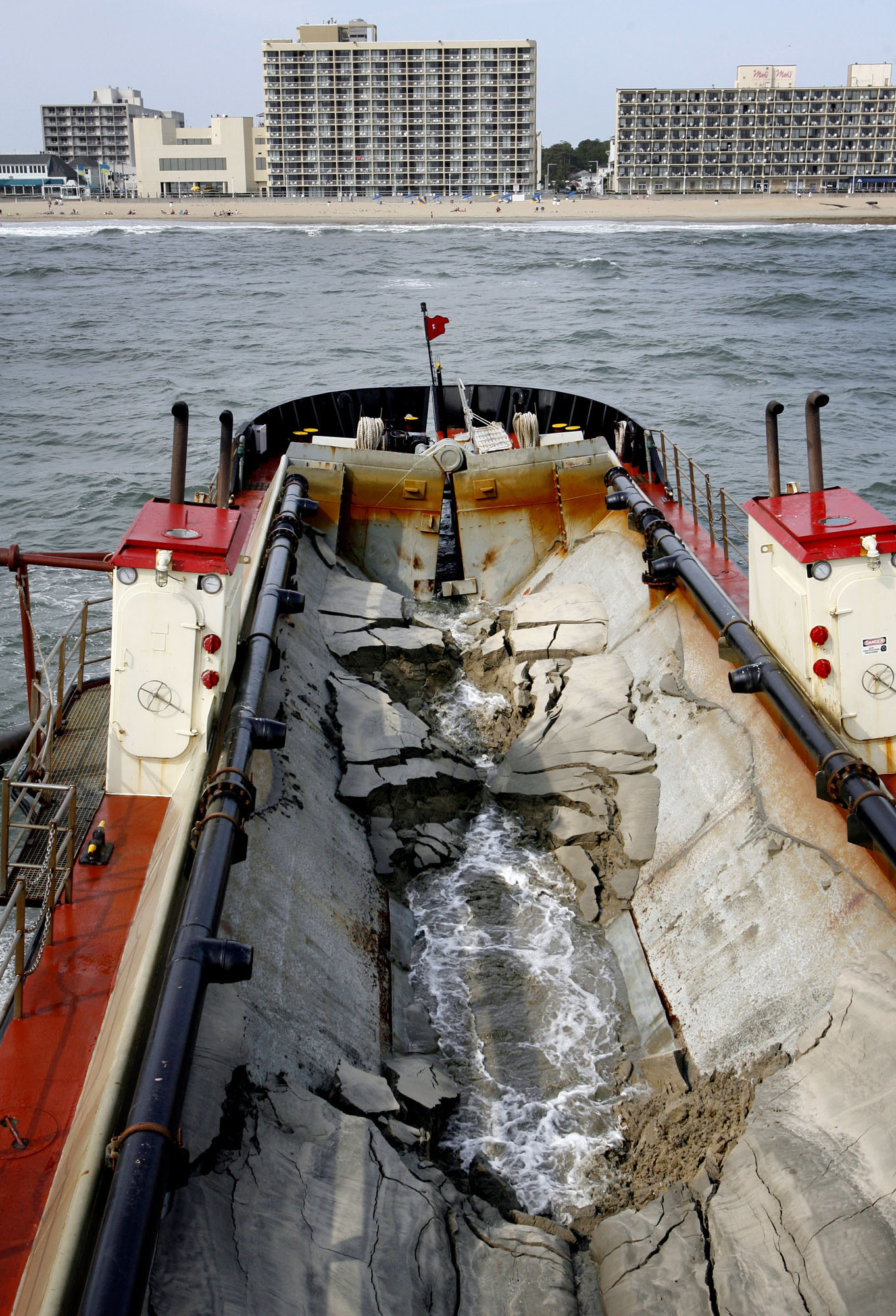 Currituck Empting Hopper